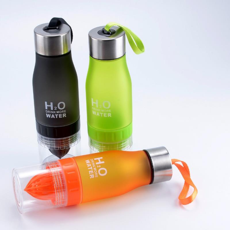 Portable H2O Fruit Infuser Water Bottle/Lemon Squeezer Tumbler bottle/ Citrus Juicer for Healthy Drink