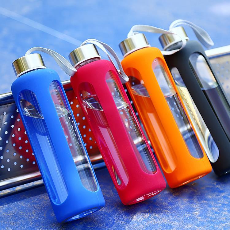 550ML portable glass water bottle with silicone sleeve