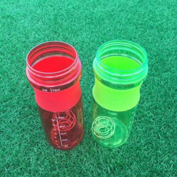 Eco-Friendly 760ml plastic custom shaker bottle