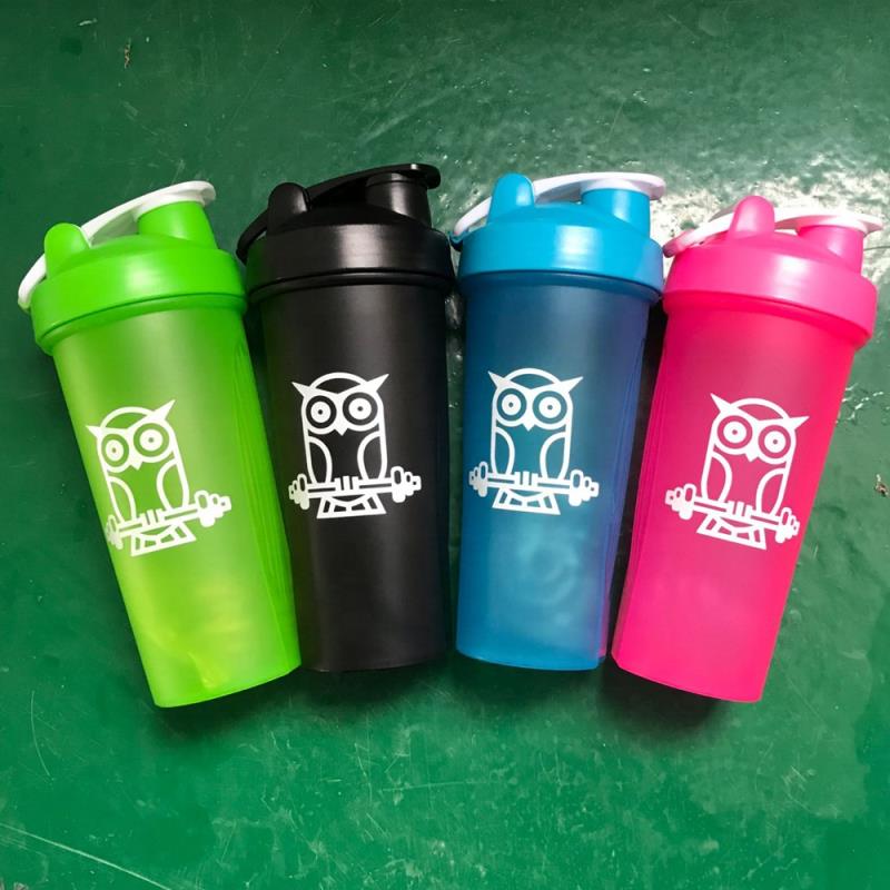 Custom 600ml protein shaker cup with handle,protein shaker bottle with metal ball